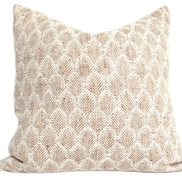 Housse de coussin en feuilles bio beige, beige et blanche, carré // Coussin neutre chaud fait à la main de 20 x 20 po. avec fermeture à glissière en laiton/invisible