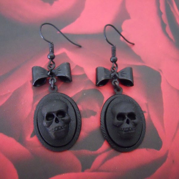 Sweet Black Skulls and Bows Earrings Mourning Memento Mori Skeleton Jet Gutta Percha Gothic Victorian Steampunk Macabre