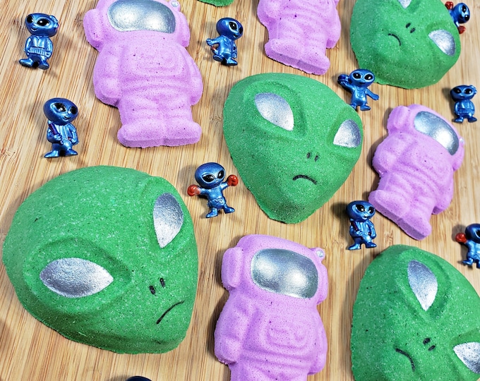 Alien Toy Bath Bomb | Kids Surprise Inside