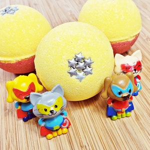 Surprise Inside! Pet Hero Bath Bomb | Surprise Cat or Dog Toy