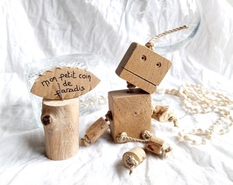 Pequeño robot de madera, roble reciclado, madera flotante, mensaje regalo, rincón del paraíso, decoración Wabi-sabi, decoración de madera, personaje de madera, amuleto de la suerte