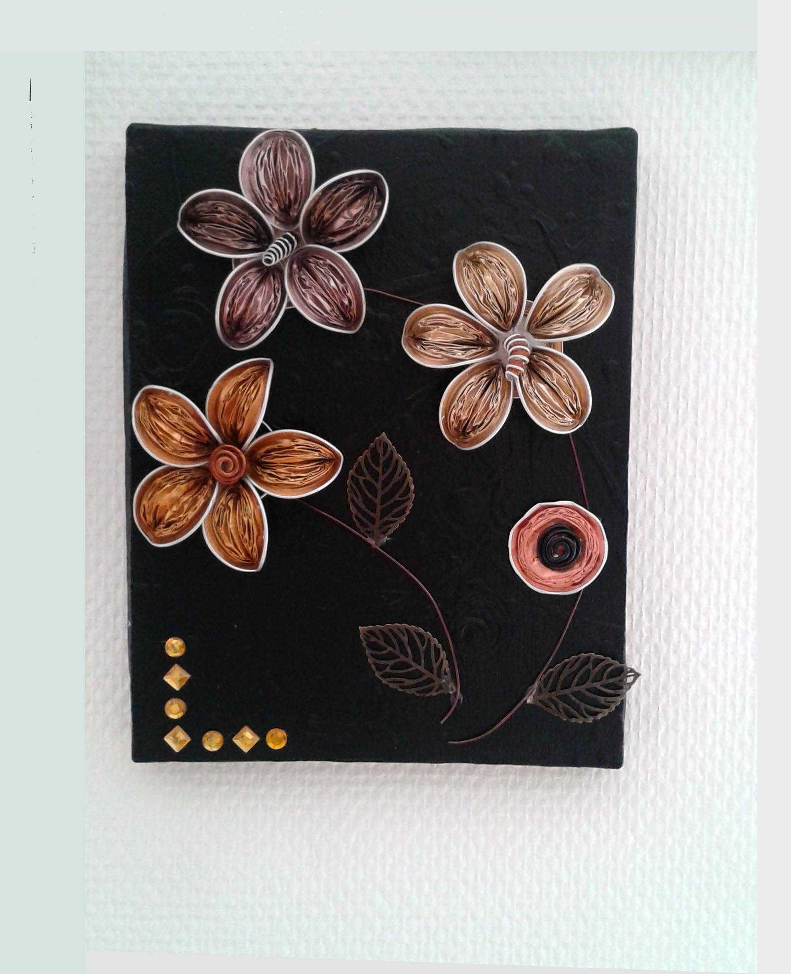 Tableau Fleuri à Base de Capsules Nespresso Recyclées, Alu et Feuilles Bronze