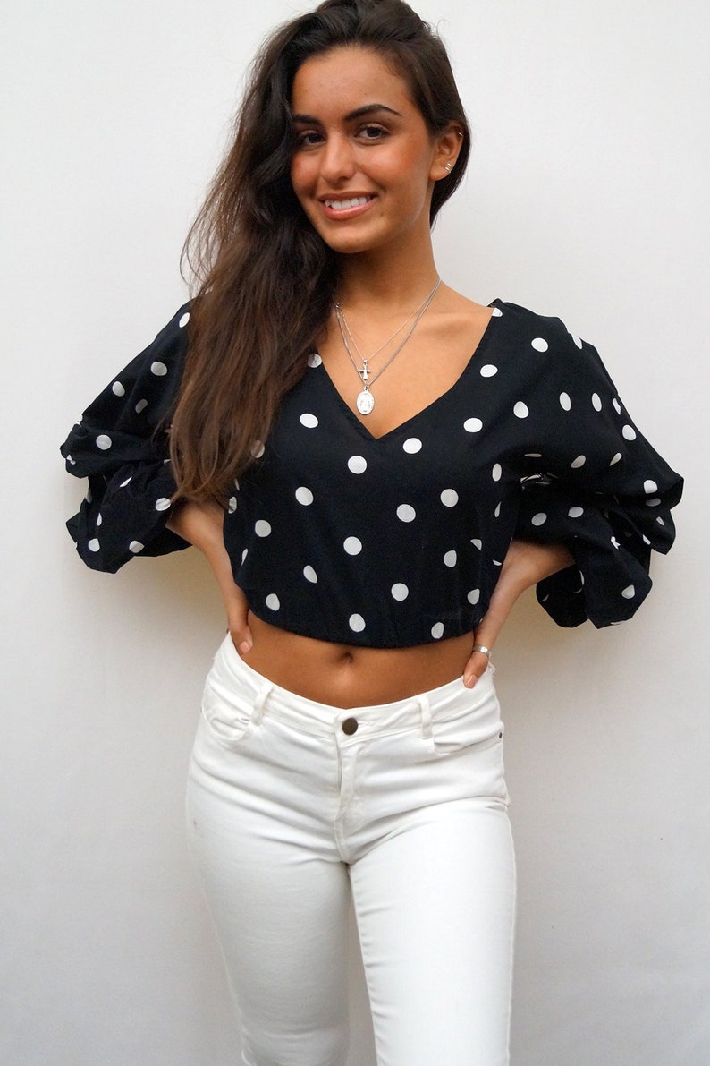 LIVE4TRUTH V-Neck Puff Sleeve Polka Dot Crop Top