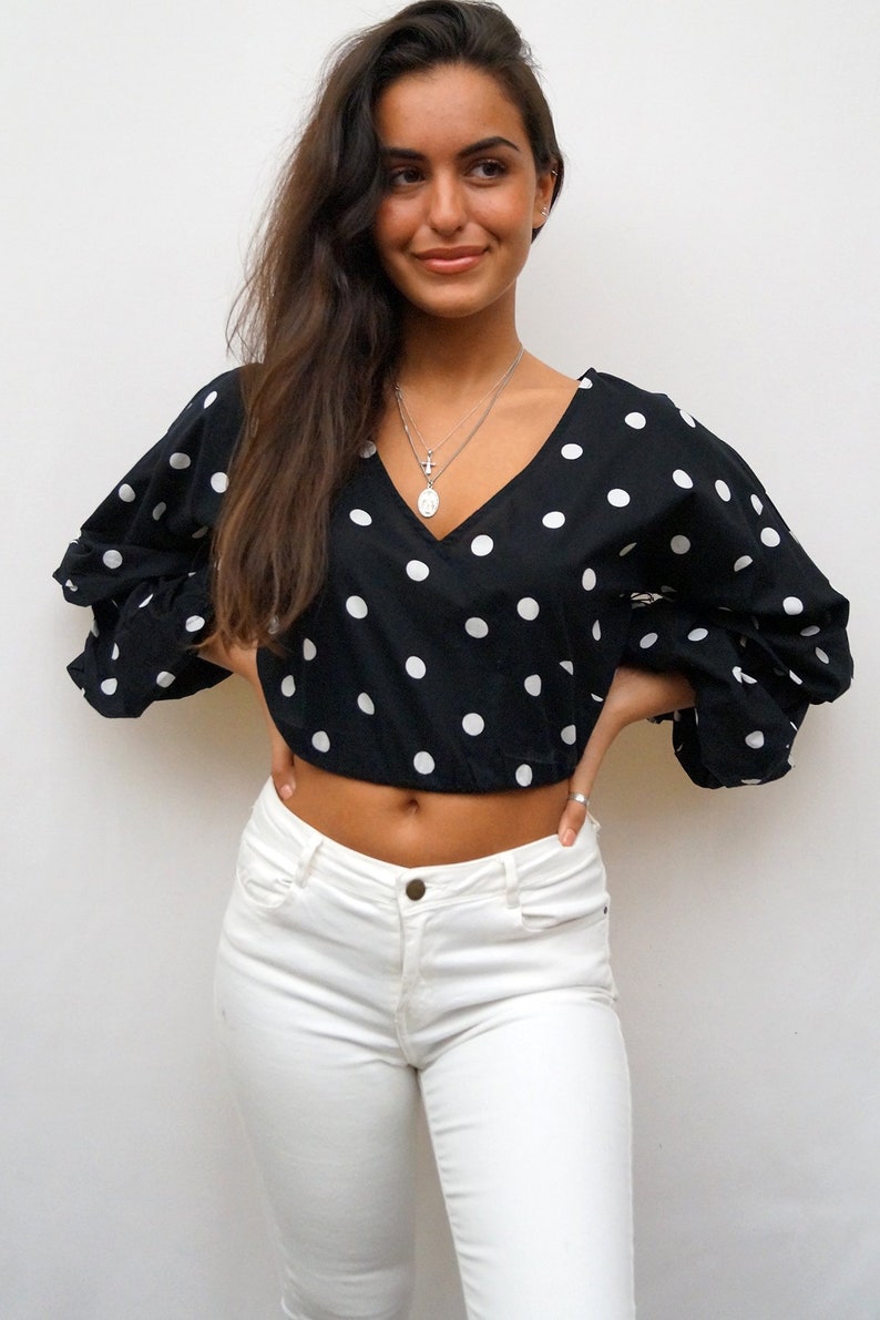 LIVE4TRUTH V-Neck Puff Sleeve Polka Dot Crop Top