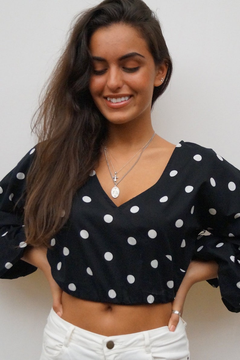 LIVE4TRUTH V-Neck Puff Sleeve Polka Dot Crop Top