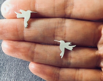 Humming bird earrings, Silver Humming bird jewellery, bird studs, quirky earrings, Nature Jewellery, gift for her, bird enthusiast gift