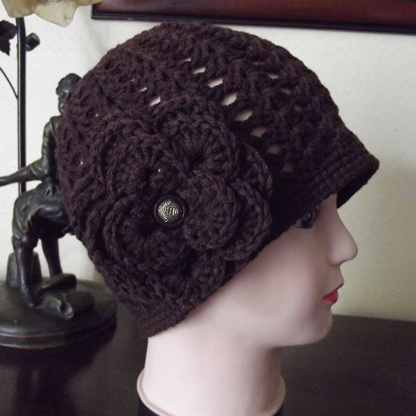 bonnet style rétro couleur chocolat en laine