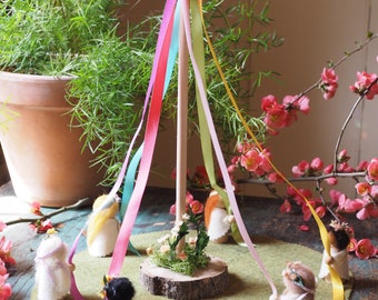 Maypole and Dancers Craft Kit