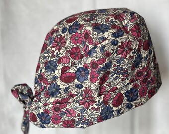 Calot en tissu motif  fleurs liberty ton rose et violet