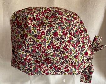 Calot en tissu motif petites fleurs liberty ton rose