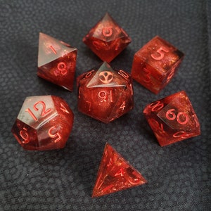 Handgjort Blood Oath-tärningsset: Svart och rött skimmer, bords-RPG