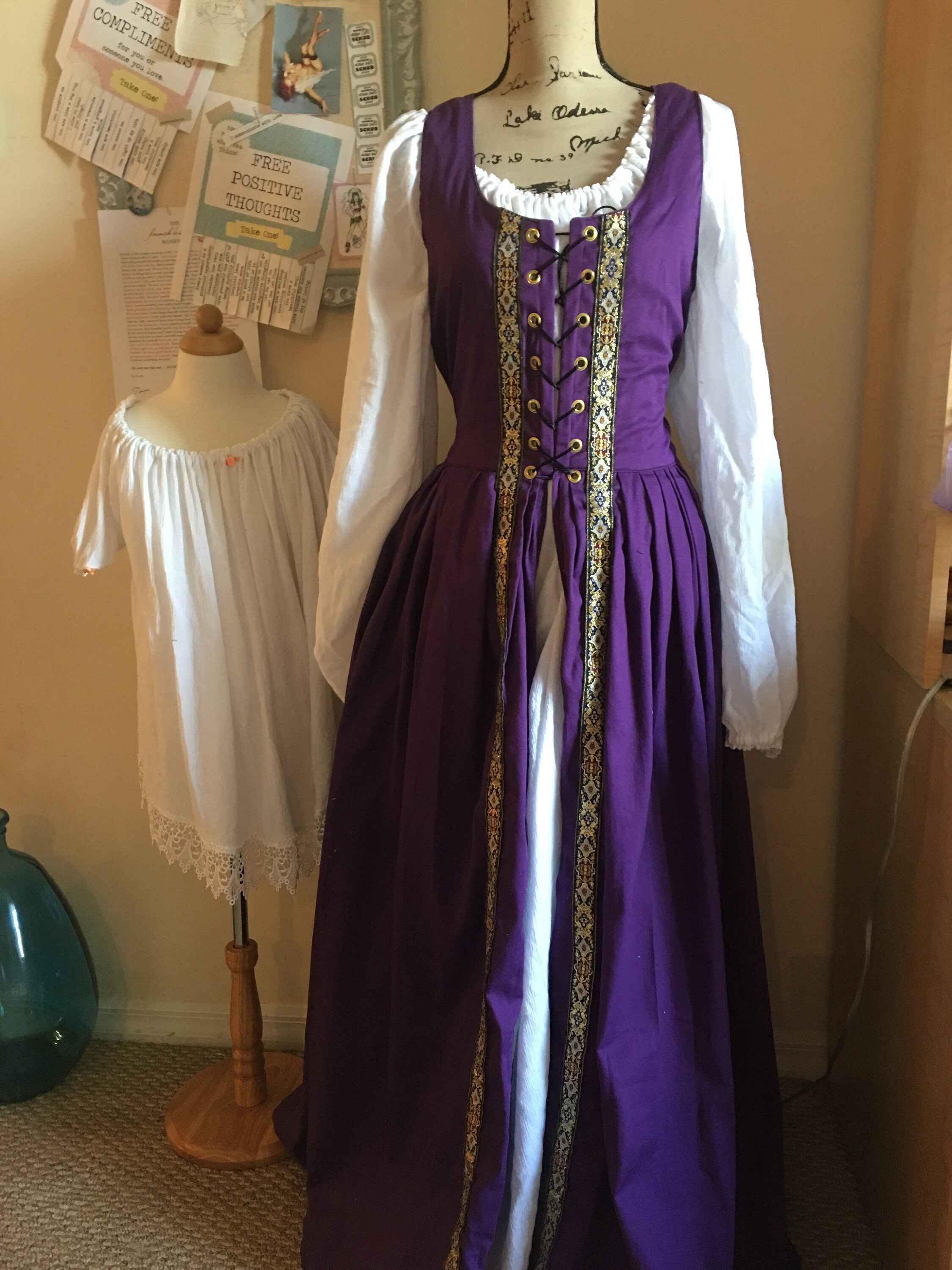 Renaissance Irish Dress the Overdress 