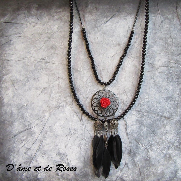 COLLIER 63 perles plumes et rose rouge