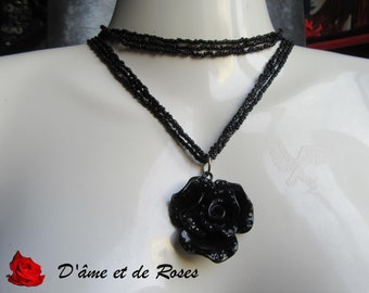 2 black and black pink beaded necklace