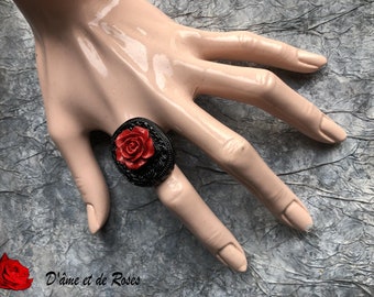 Black ring 32 red rose