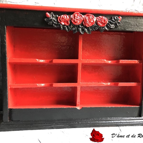 Small piece of furniture 1 red and black