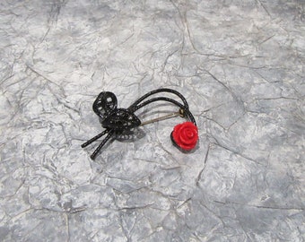 BROCHE 32 - a red rose
