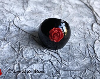 Ring 27 black baroque and red rose