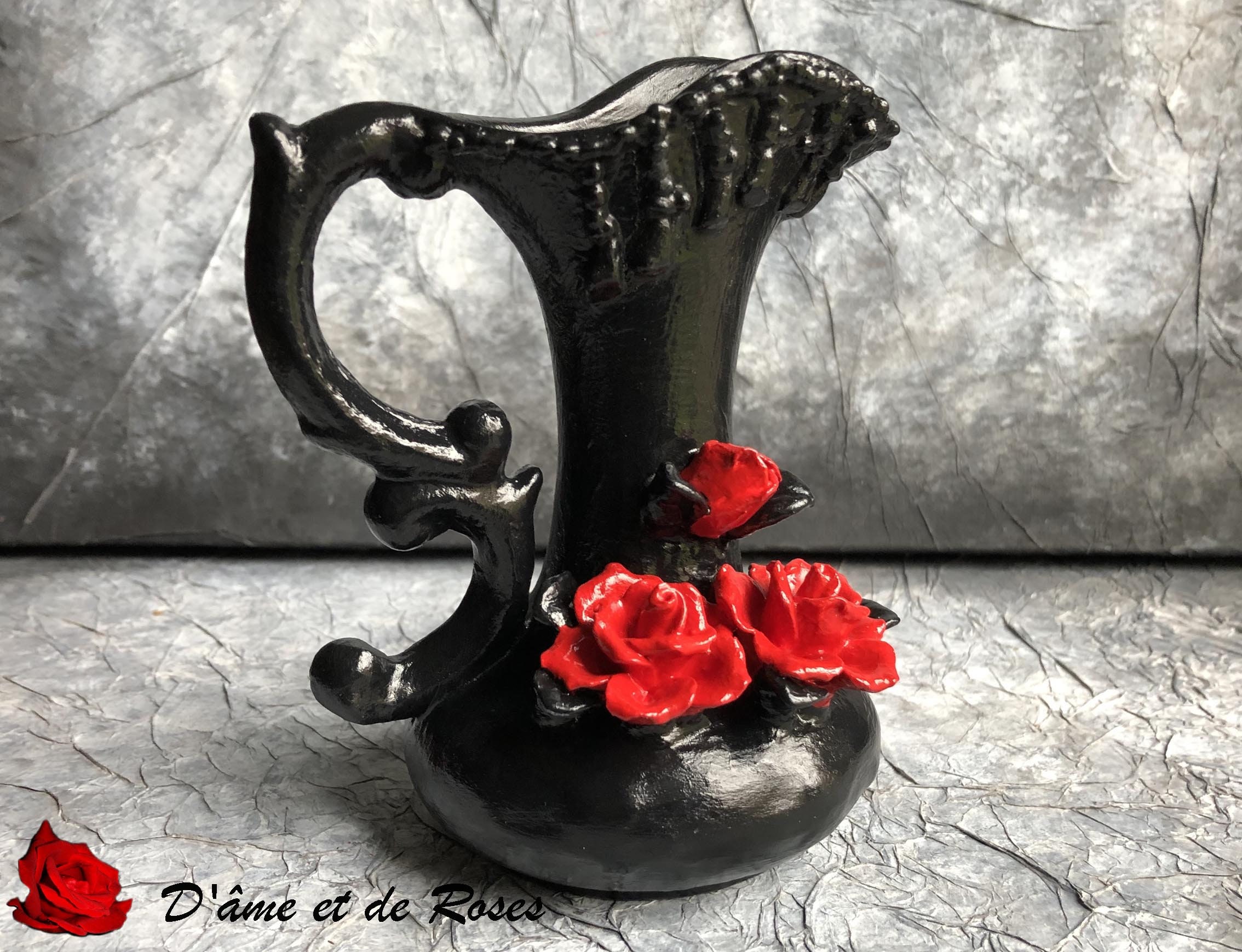 Vase 14 Rouge et Noir Trois Roses Rouges