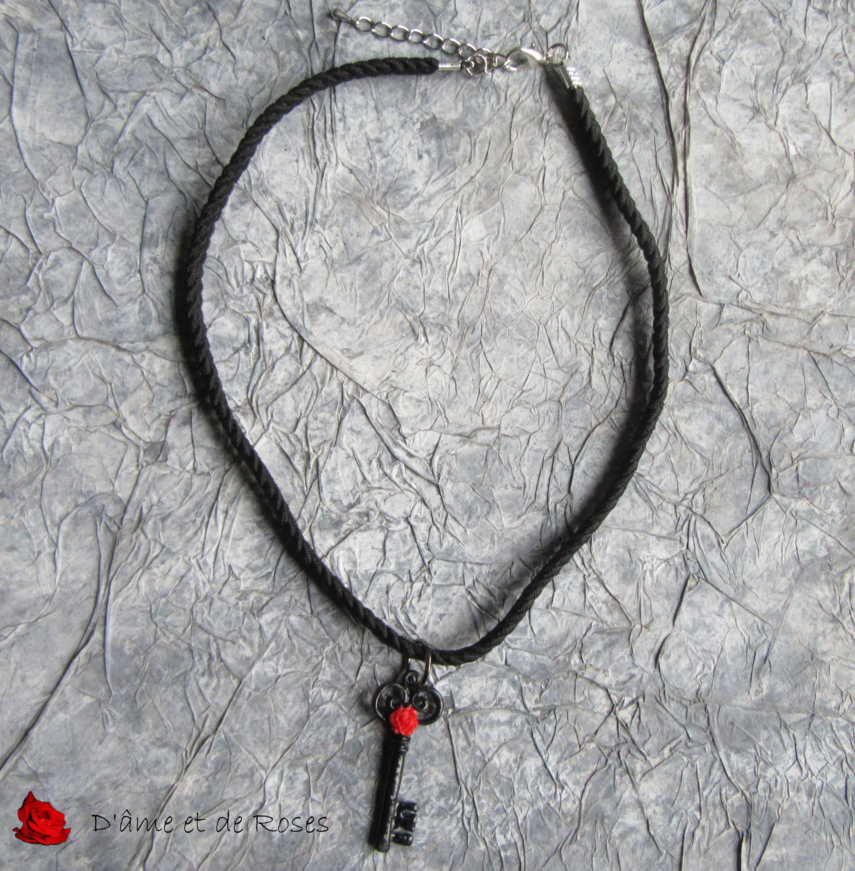 Collier Petite Madone ras de cou vierge marie