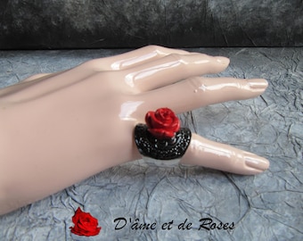 20 metal and red rose ring