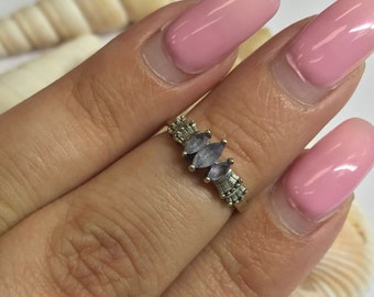 Vintage 925 silver triple CZ fashion ring L325