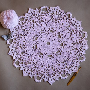 Crochet doily, ~18&quot; in diameter
