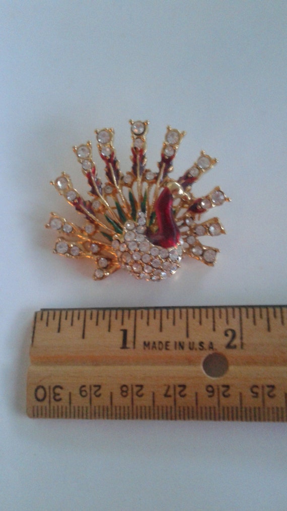 Vintage Peacock Fanned out pin. Beautiful stones,… - image 4