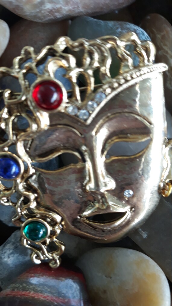 Asian Geisha Mask Pin. Dangling pearl earring - image 9