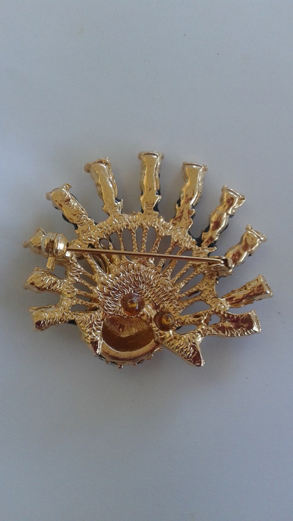 Vintage Peacock Fanned out pin. Beautiful stones,… - image 3