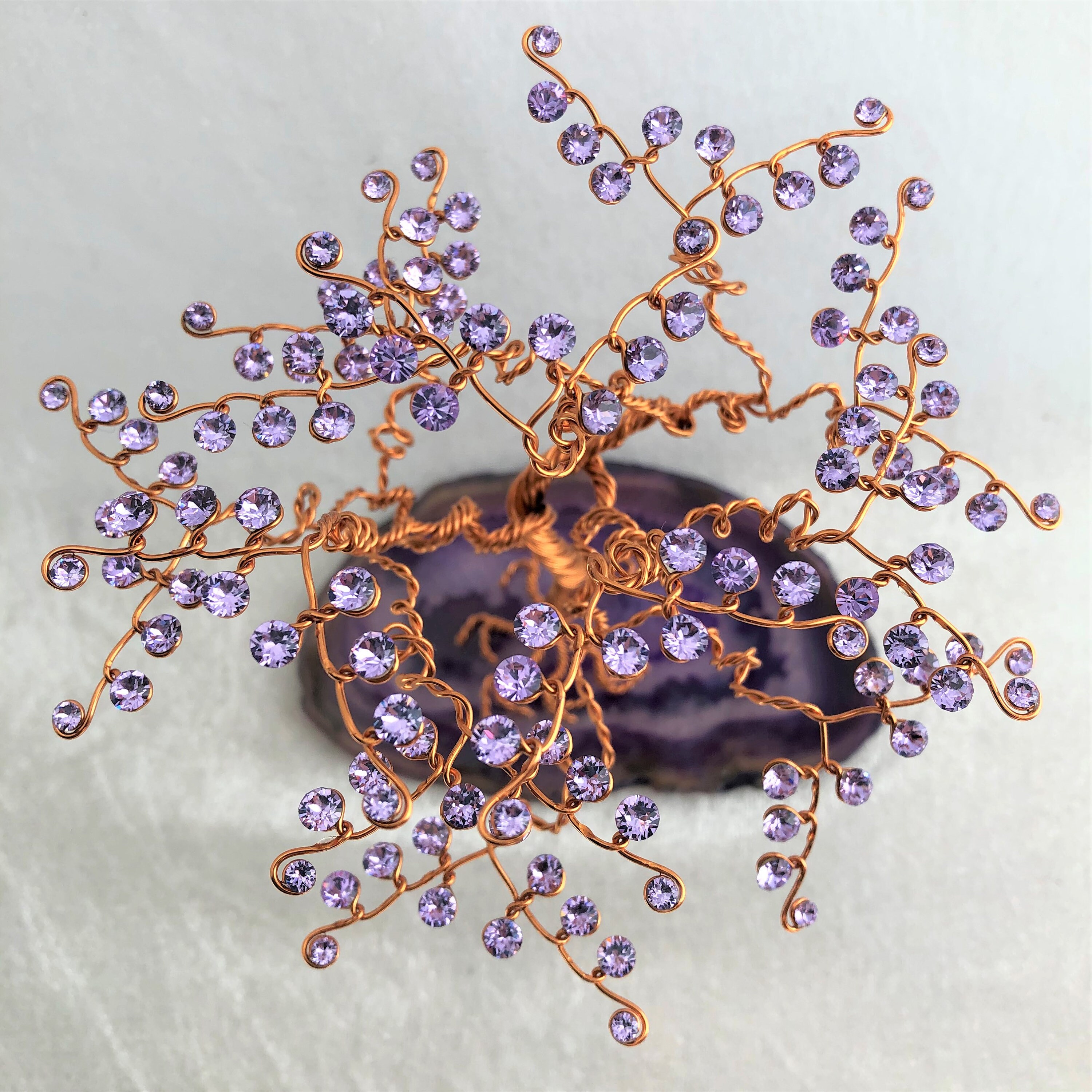Arbre en Fil de Cuivre Émaillé, Cristal Swarovski et Agate Violet