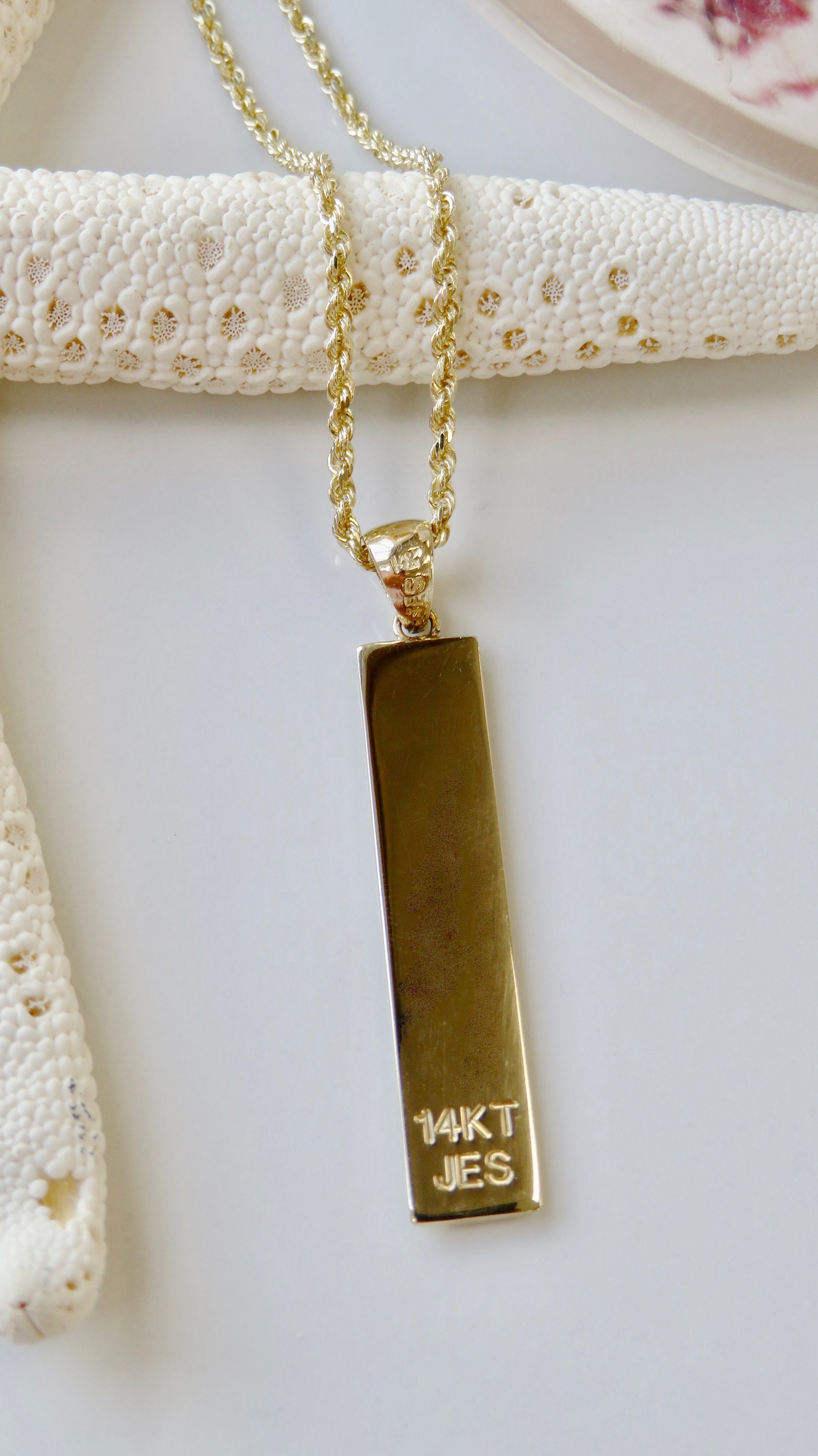 14KT 8MM Personalized Vertical Name 