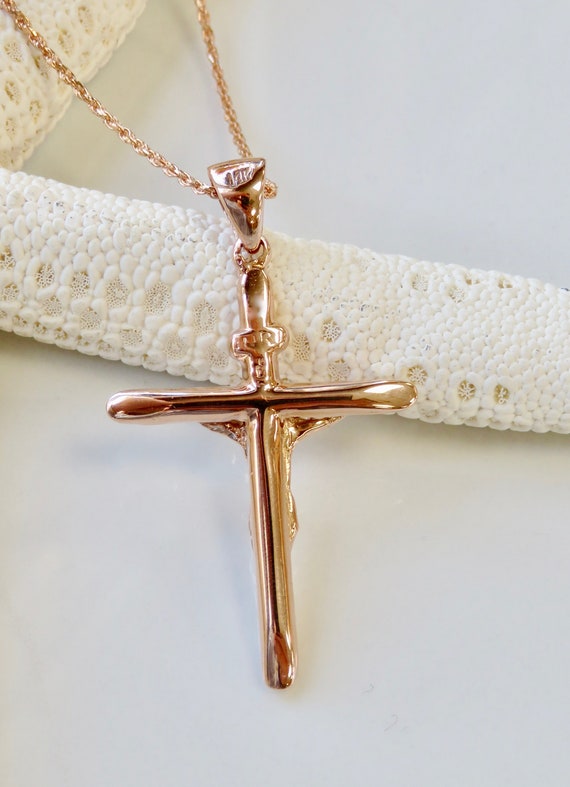 14 karat gold crucifix pendant deals