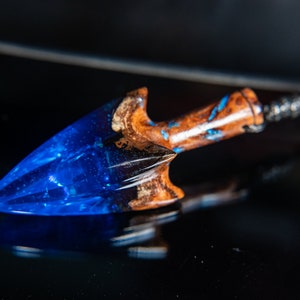 Pendant crystal arrowhead. Resin Wood Necklace. Wooden pendant for women and men.