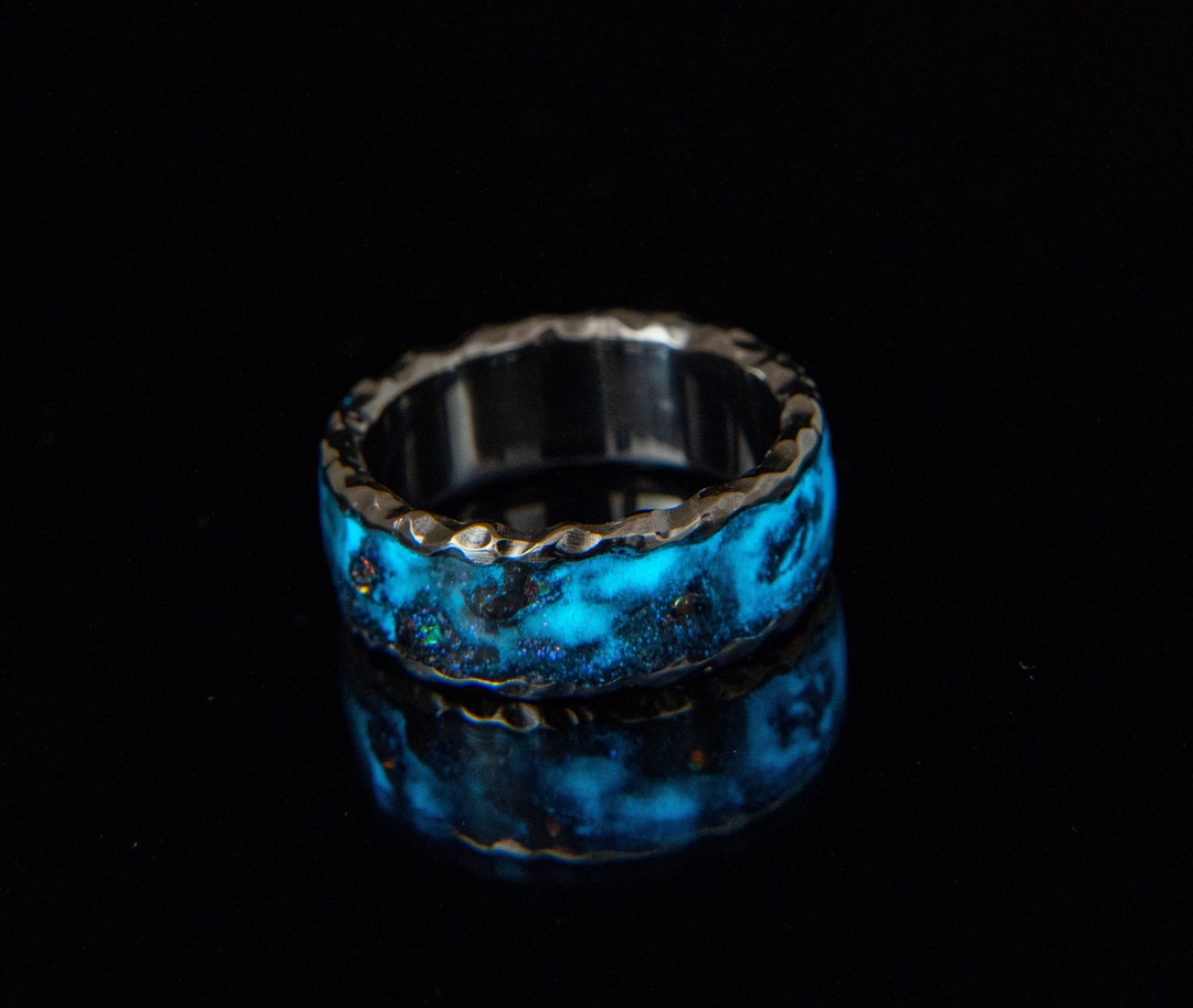 Space Glow Ring, Hammer Texture Ring, Titanium Glow in the Dark Ring ...