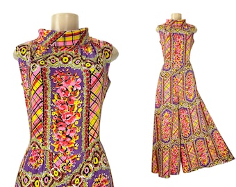 Vintage Jumpsuit 1960s Wide Leg Pant Suit Printed Linen Floral Sleeveless High Fold Over Collar Pink Metal Back Zipper Size S M