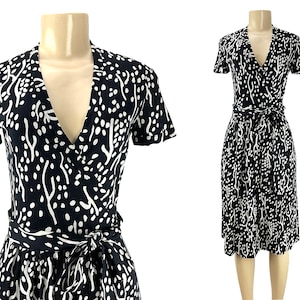 Wrap Dress DVF Diane Von Furstenberg Vintage 1970s Made in Italy Knee Length Short Sleeves Jersey Knit Graphic Print Black Cream Size S