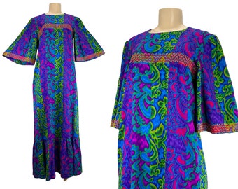 Caftan Maxi Dress Hostess Gown Kiyomi of Hawaii Iolani Vintage 1960s Bell Angel Sleeves Smocked Embroidery Bark Cloth Dark Floral Size S M