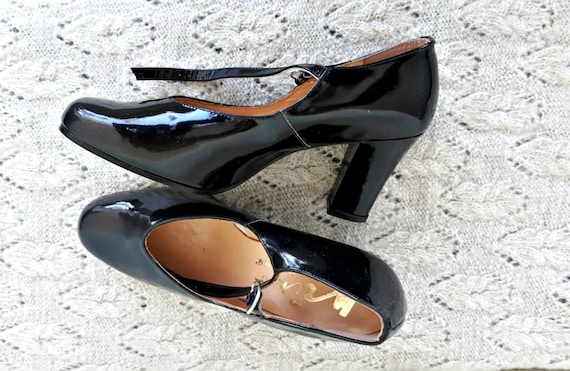 womens black patent mary jane shoes