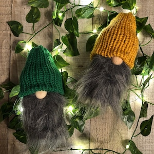 Mini knitted gnome with beanie, gnome, gnome decor, gnome lover, decoration, gift idea, gnome gift, cute gnome, knitted gnome, bearded gnome