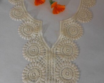 Cream lace collar applique