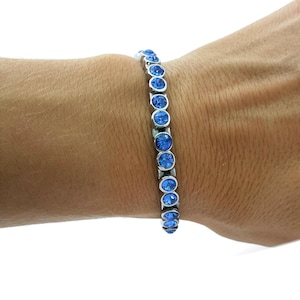 Elegant Women's Biomagnetic Bracelet with Blue Zirconia Gemstones