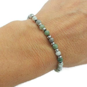 Elegant Light Green Jade Gemstone Beaded Bracelet for Men & Women with Complimentary Gift Bag