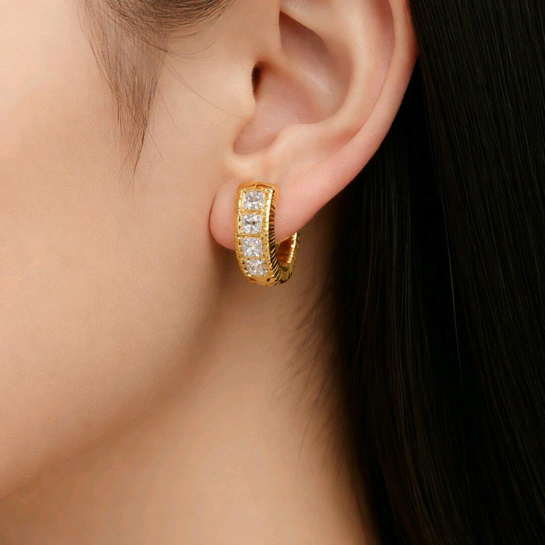 Orecchini A Cerchio Larghi Oro Con Zirconia Cubica: Geometrici E Ipoallergenici, Diametro 18mm
