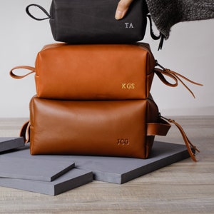 Groomsmen Gift, groomsmen proposal, mens toiletry bag, groomsman gift, leather dopp kit, groom gift bag, best man gift