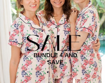 Set of 4 Bridesmaid Pajamas, Bridesmaid Gifts Bridesmaid Proposal Bridesmaid pajamas short set, Bridal PJs, Custom PJs, Matching Floral PJs