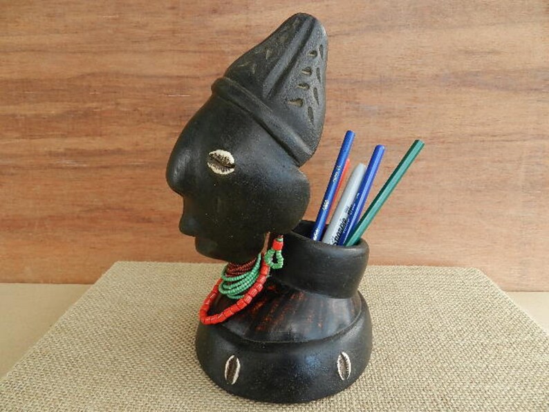 Masque africain original Yoruba détourné en porte stylo fourniture de bureau image 1