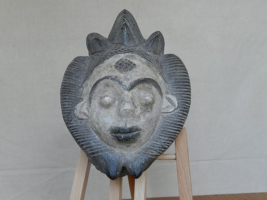 Punu Tribal Mask From Gabon in Terracotta, White and Black Punu ...