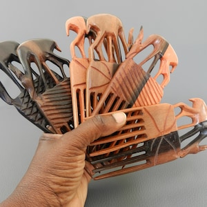 African Comb in Ebony wood doe African sculpture for decorative art