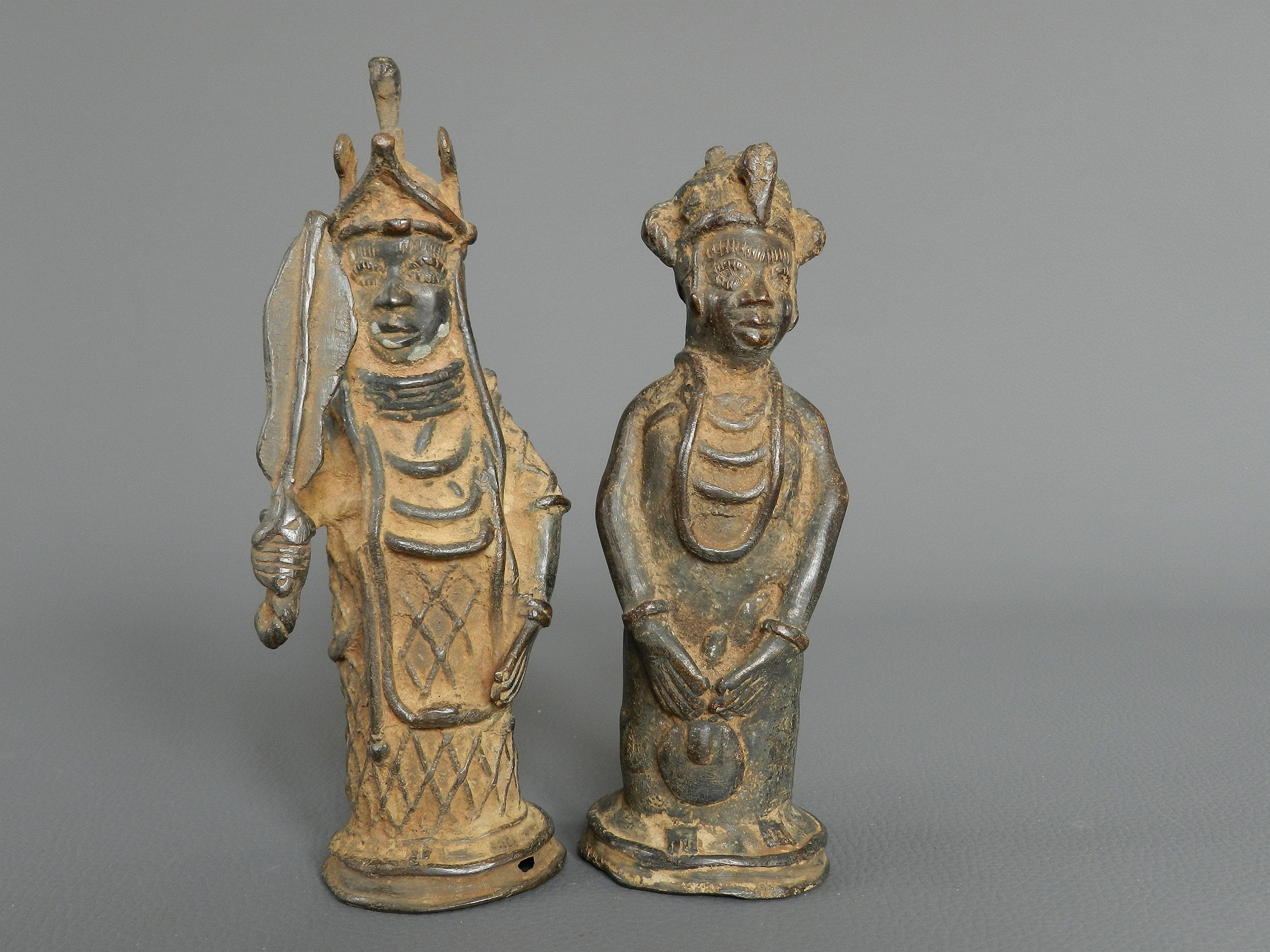 Couple Ife Edo Bronze Bini Benin, Eben Oba Osemwende Sword Armor